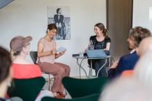 Heike Bogenberger (rechts) im Gespräch mit Cordula Carla Gerndt
